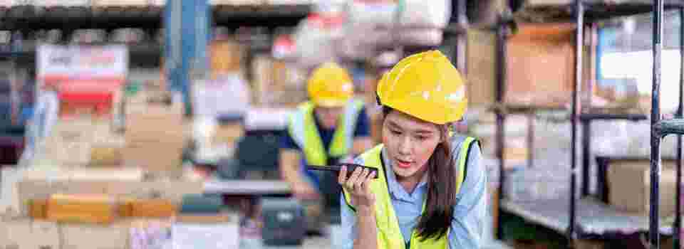 worker-working-in-the-large-depot-storage-warehous-2023-11-27-04-50-33-utc